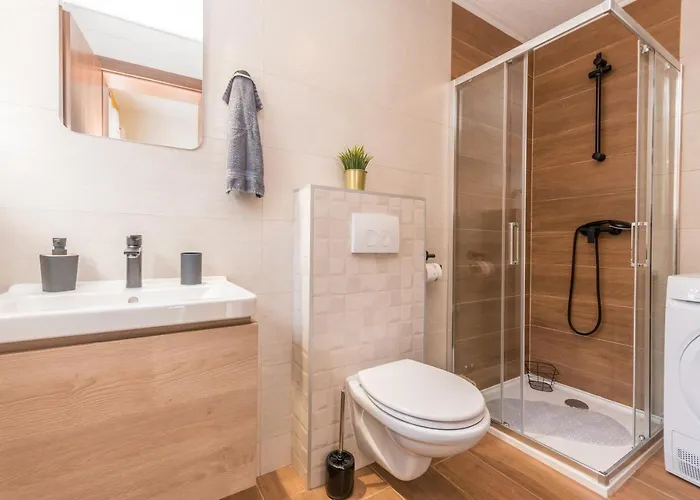 Lucija 비오그라드나모루