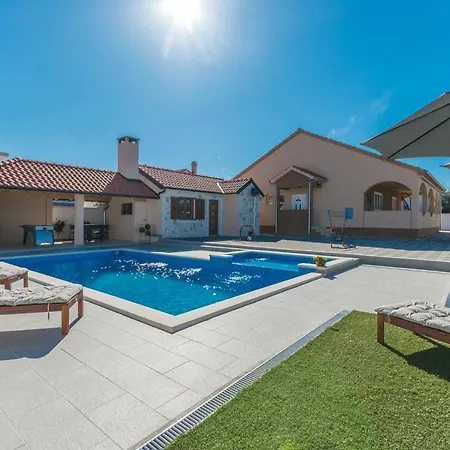 Villa Lucija Biograd Na Moru