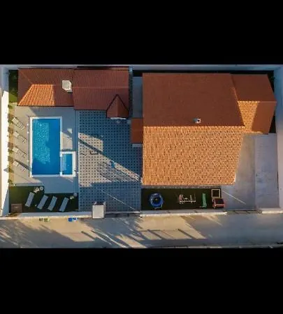 Villa Lucija *