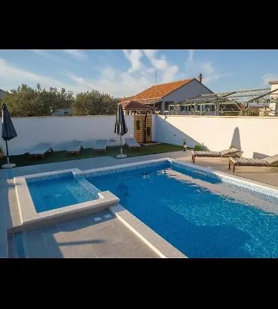 Lucija Villa